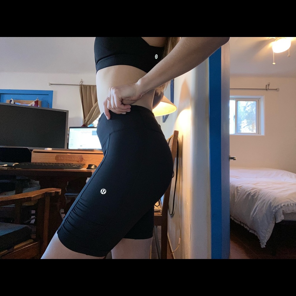 Lululemon Womens 6 Black Biker Short
